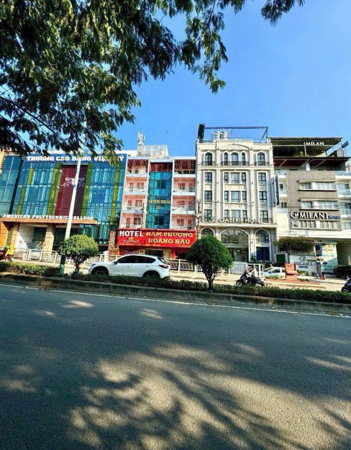 Bán tòa nhà khách sạn đường số 7